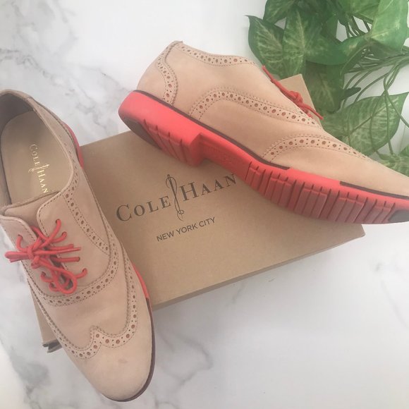 Cole Haan gramercy oxford sand colored shoe - Picture 1 of 11